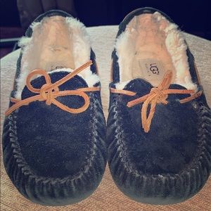 Black Ugg Moccasin